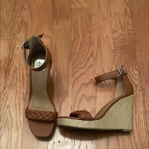 DV by Dolce Vita Women's Brown Wedge Sandals